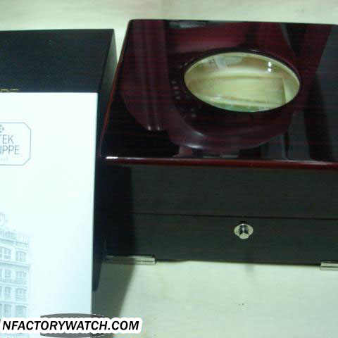 百達翡麗 PATEK PHILIPPE 原廠錶盒 上面有玻璃可見 內部是白色